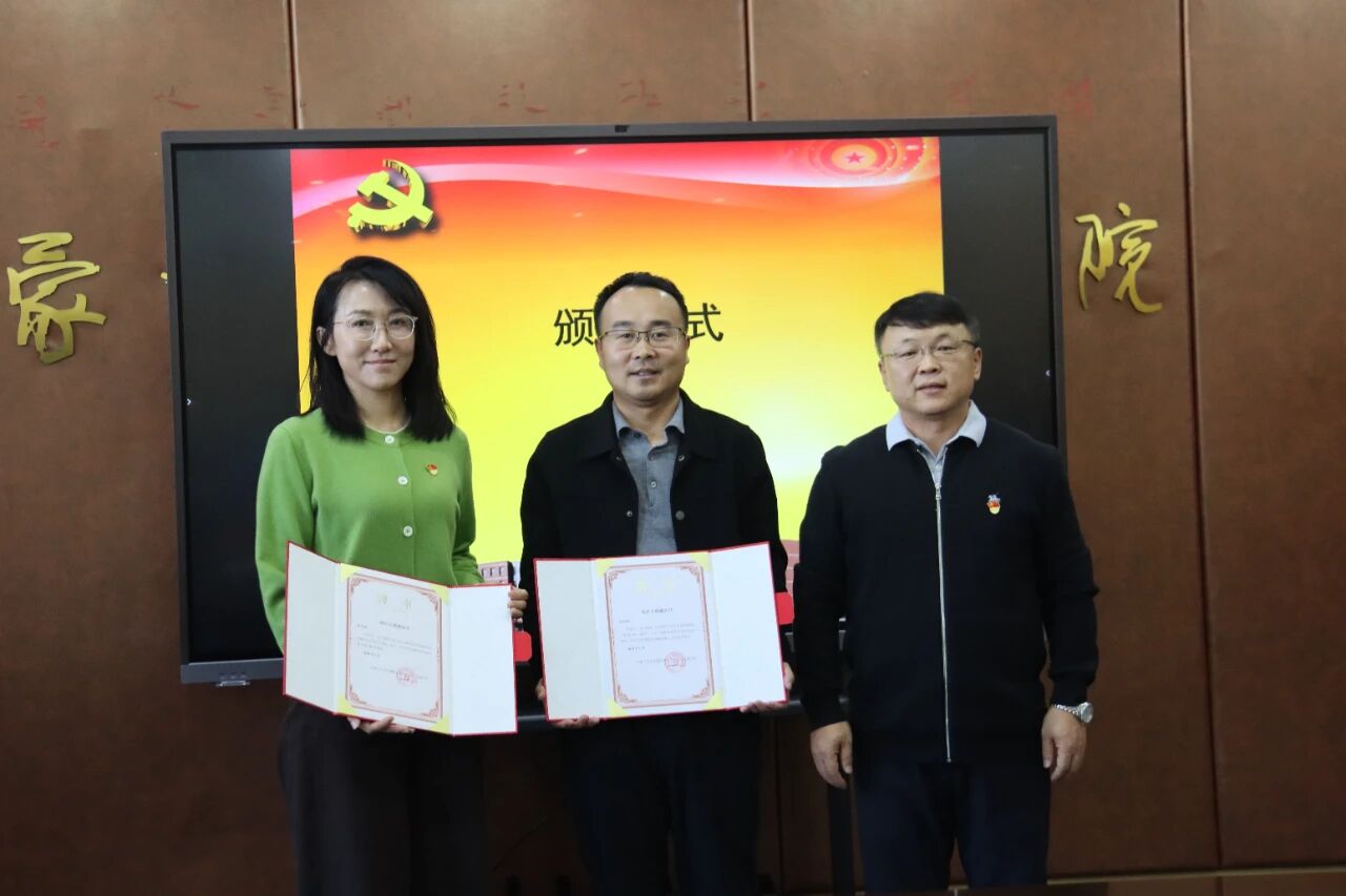 f3896476b56730f60972f9a1f3a64cbc.jpg f3896476b56730f60972f9a1f3a64cbc.jpg